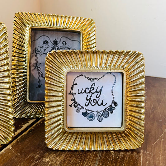 Sculpted Scalloped Plume Photo Frame