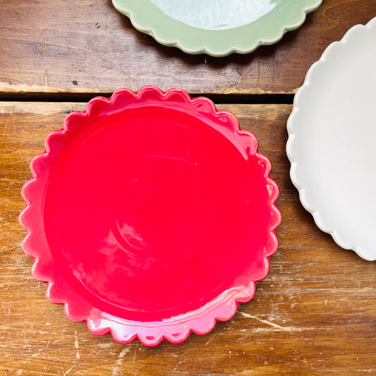Scalloped Edge Stoneware Plate