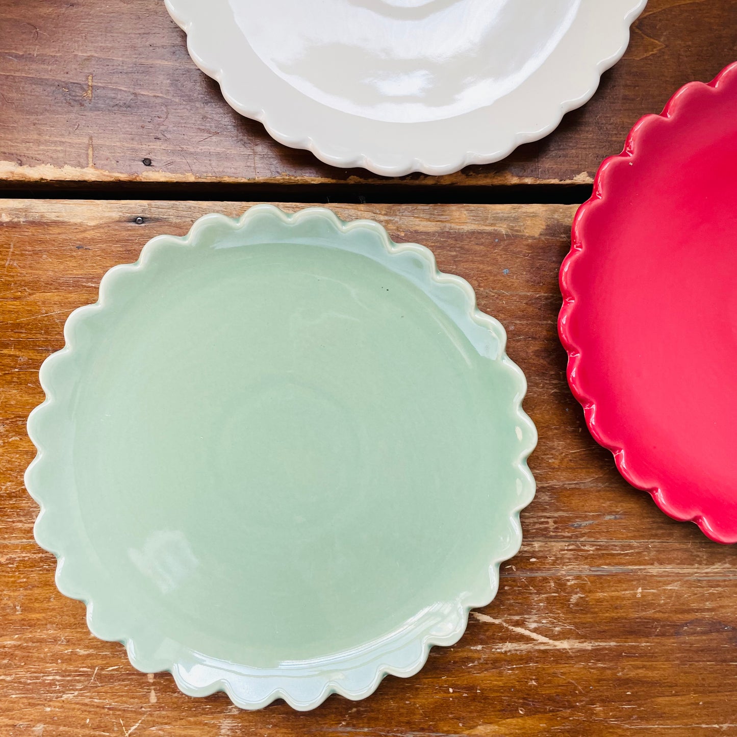 Scalloped Edge Stoneware Plate