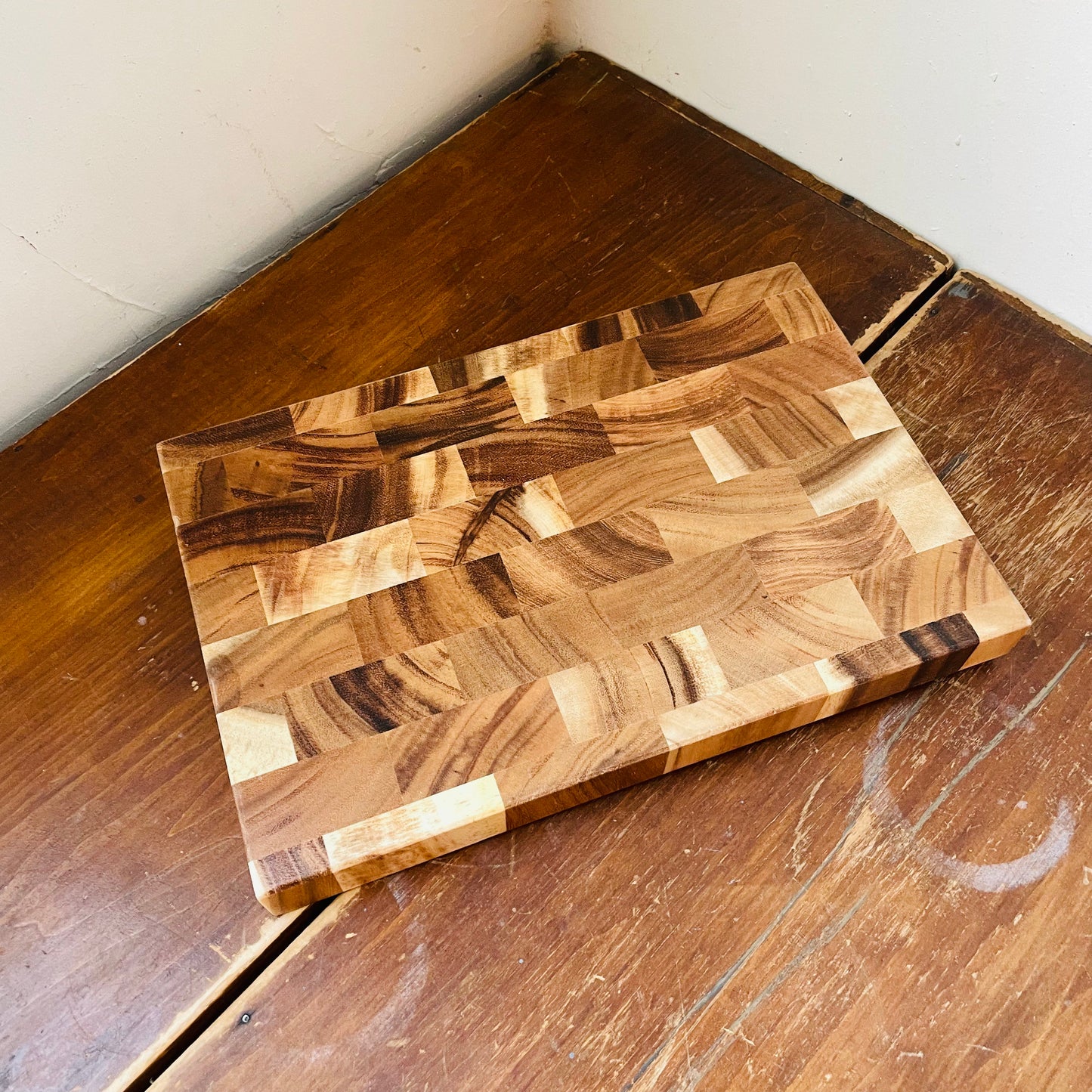 Suar Butcher Block
