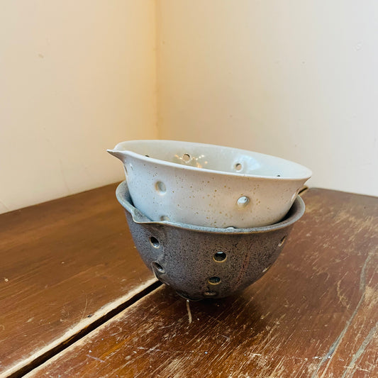 Farmhouse Stoneware Berry Bowl