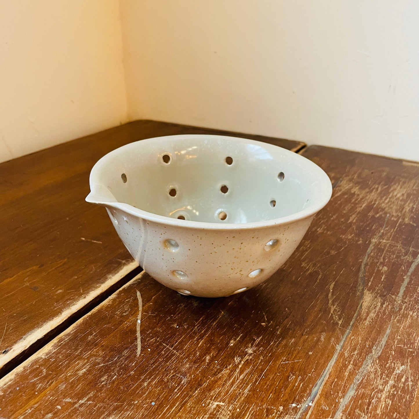 Farmhouse Stoneware Berry Bowl