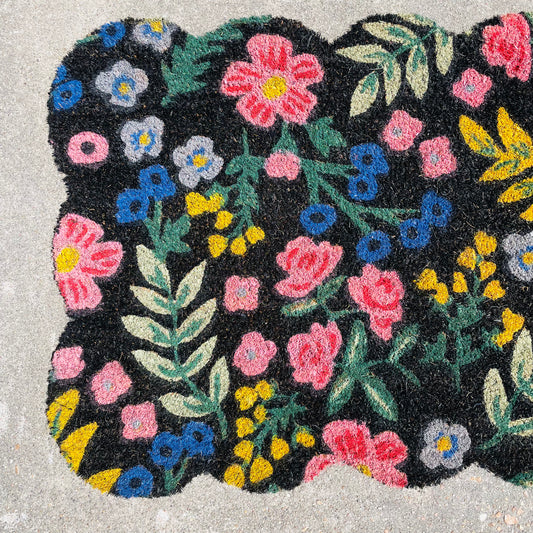 Black & Floral Portico 2' x 3' Rug