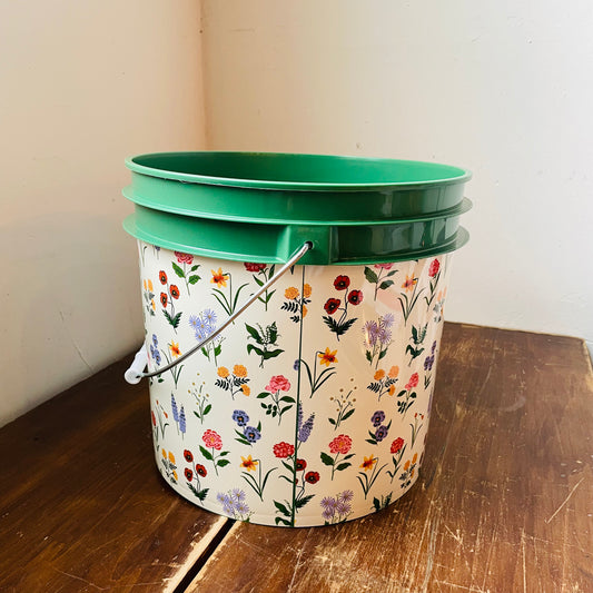Garden Study 3.5 Gallon Garden Bucket
