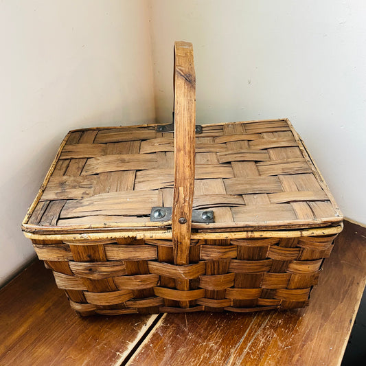 Dark Split Ash Picnic Basket- Vintage