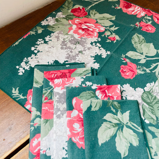 Green Garden Rose Cloth Napkins- Vintage