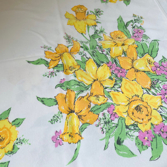 Daffodil Table Cloth- Vintage