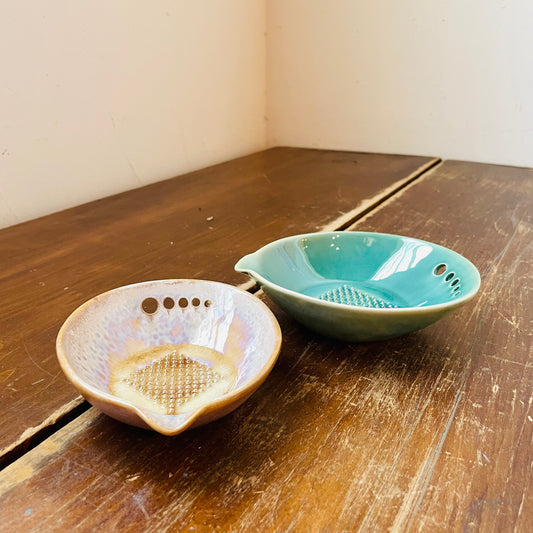 Stoneware Garlic Grater & Herb Stripper