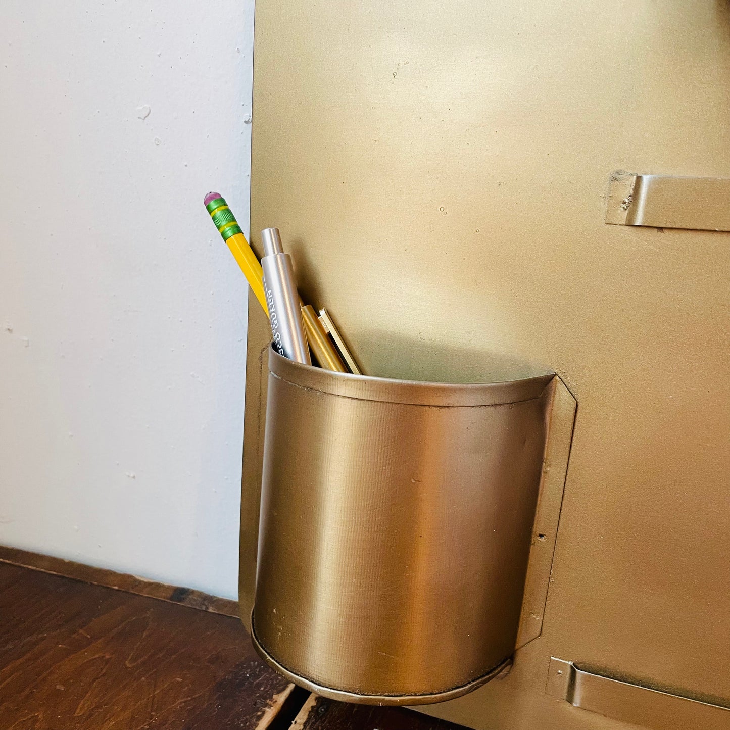 Hanging Note Pad w/ Pencil Cup