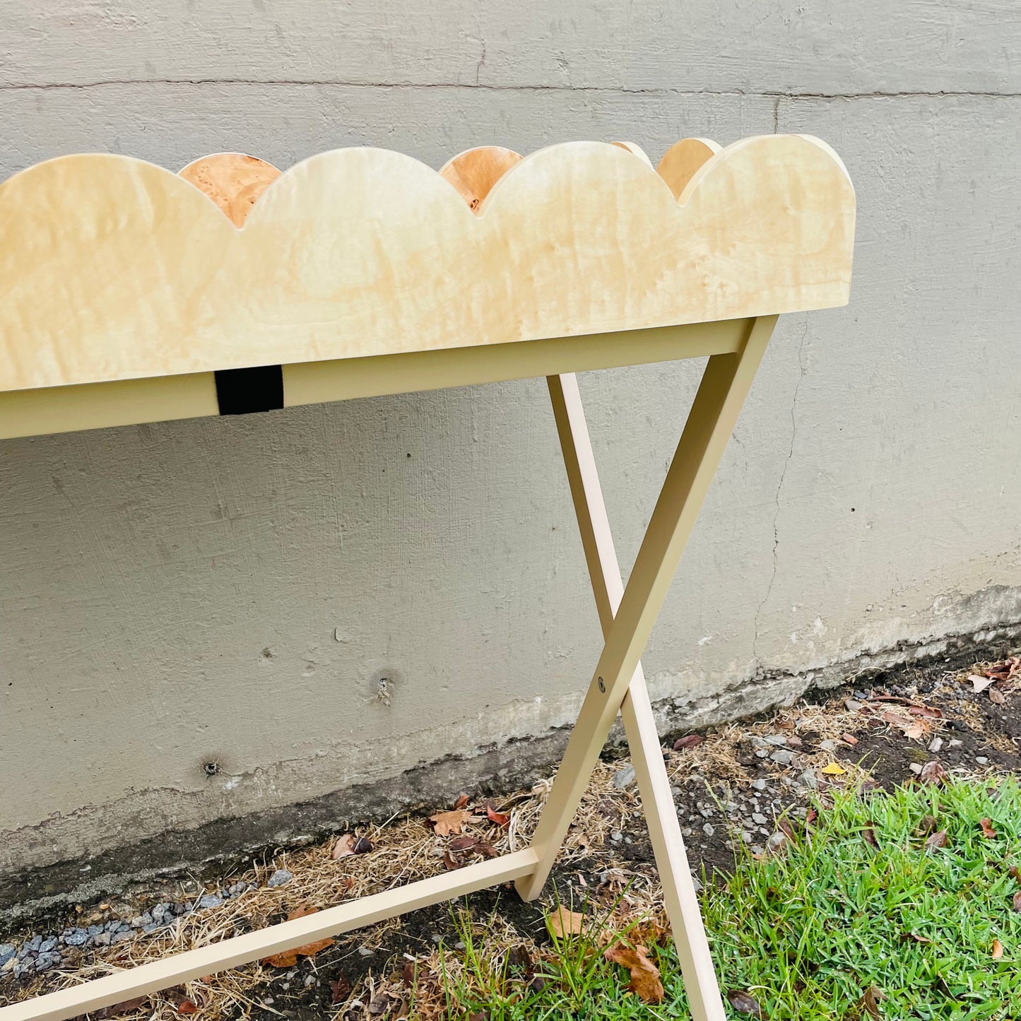 Burl Wood Veneer Folding Table w/ Removable Scalloped Tray