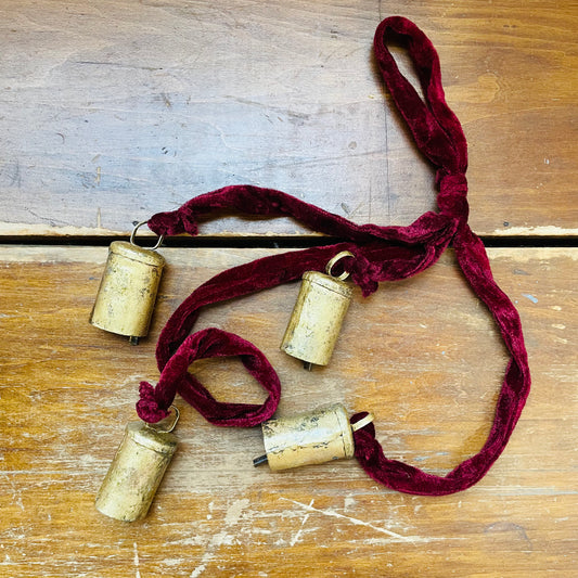 Metal Christmas Bell Cluster with Velvet Rope