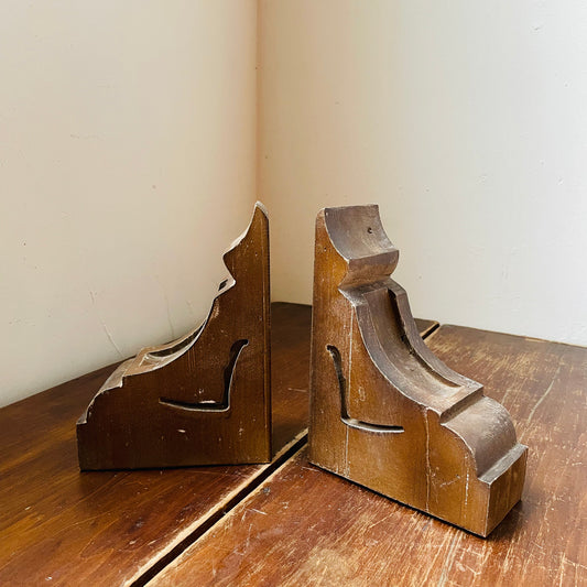 Corbel Bookends