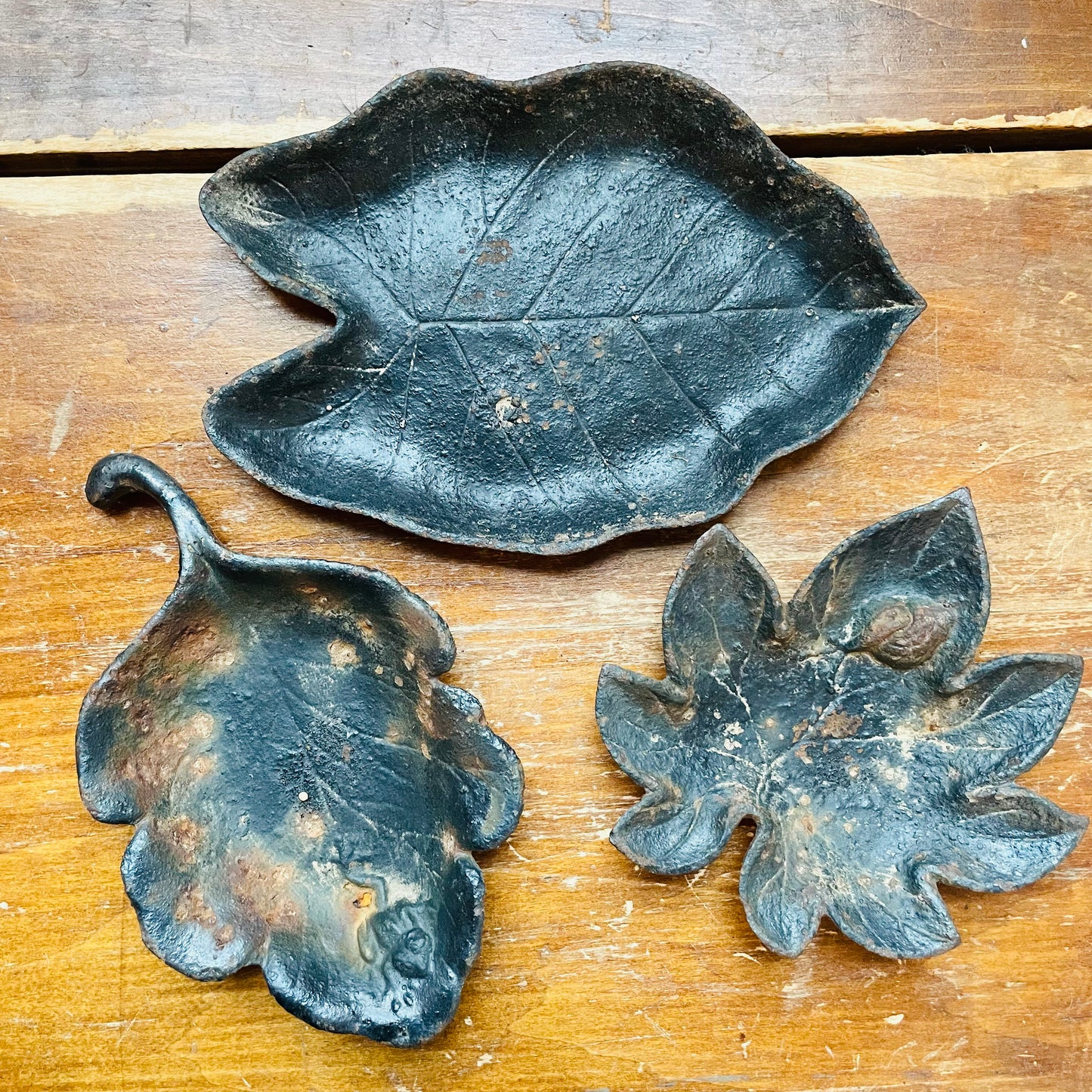 Cast Iron Leaf Trinket Tray Set of Three- Vintage