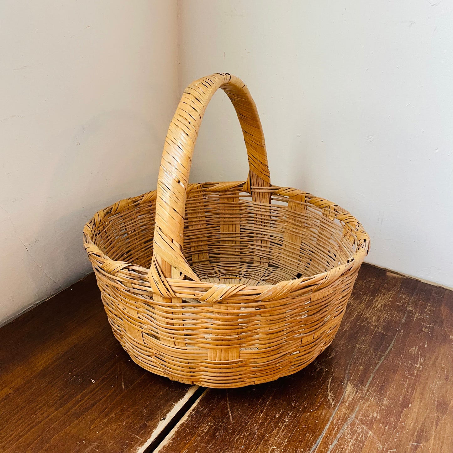 Large Round Woven Basket- Vintage