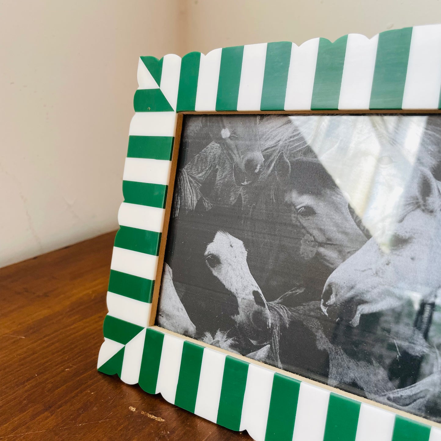 Viva Cut Edge Picture Frame