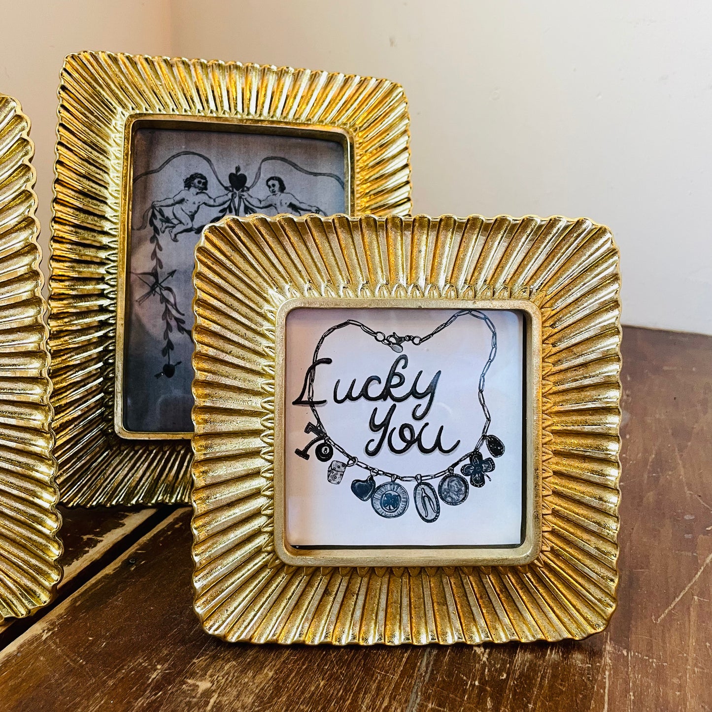 Sculpted Scalloped Plume Photo Frame