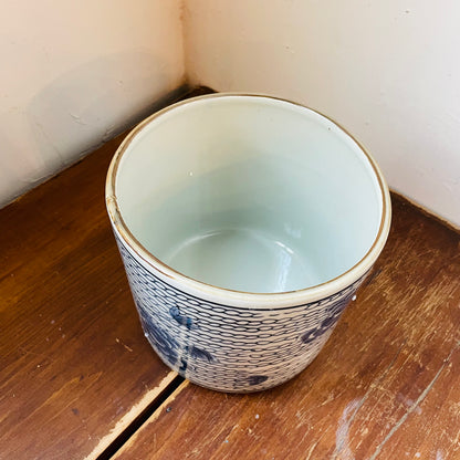 Blue and White Chrysanthemum Flower on Chain Pattern Planter