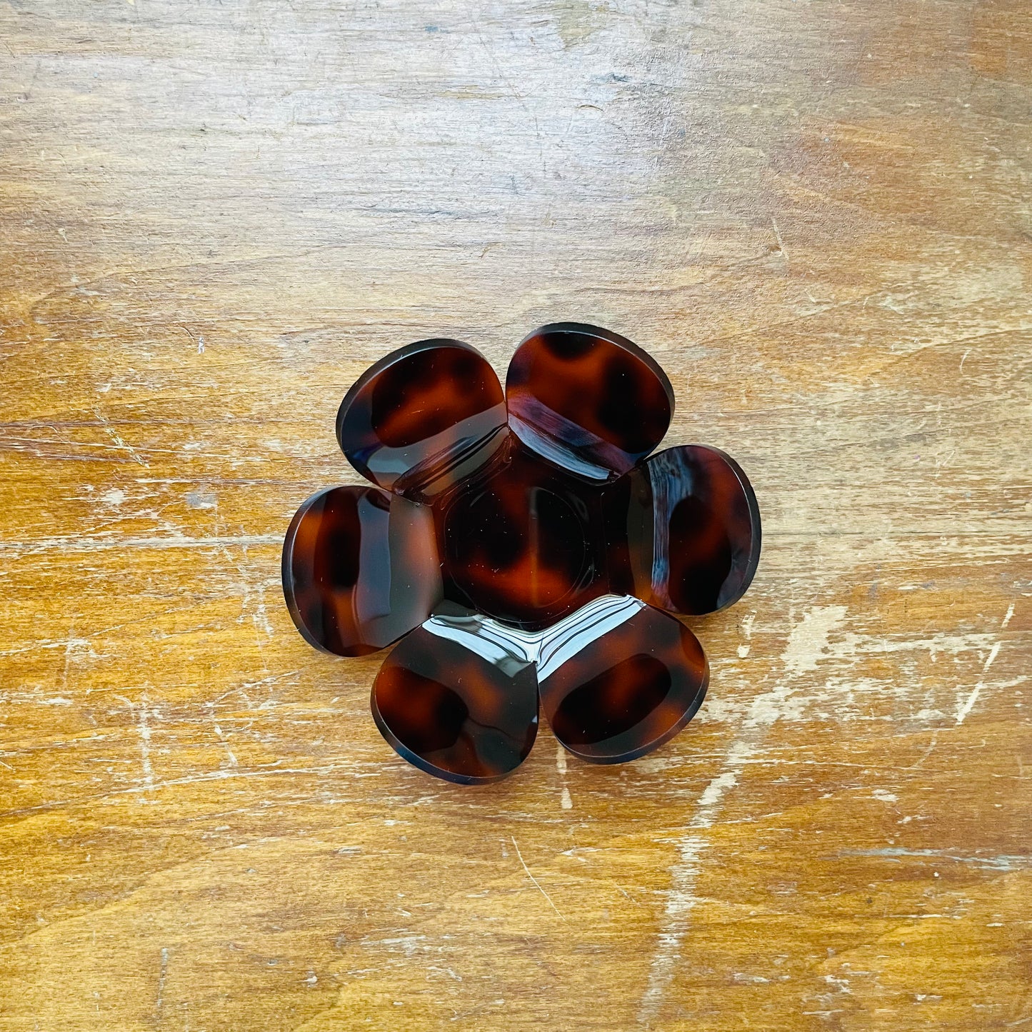 Tortoiseshell Acrylic Daisy Dish