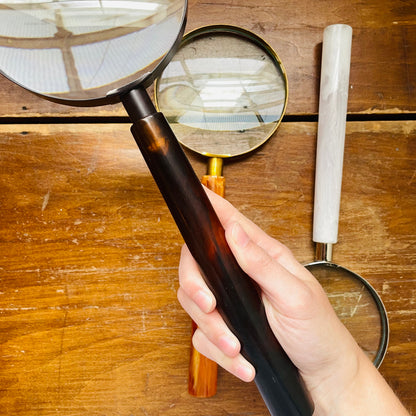 Lyra Magnifying Glass