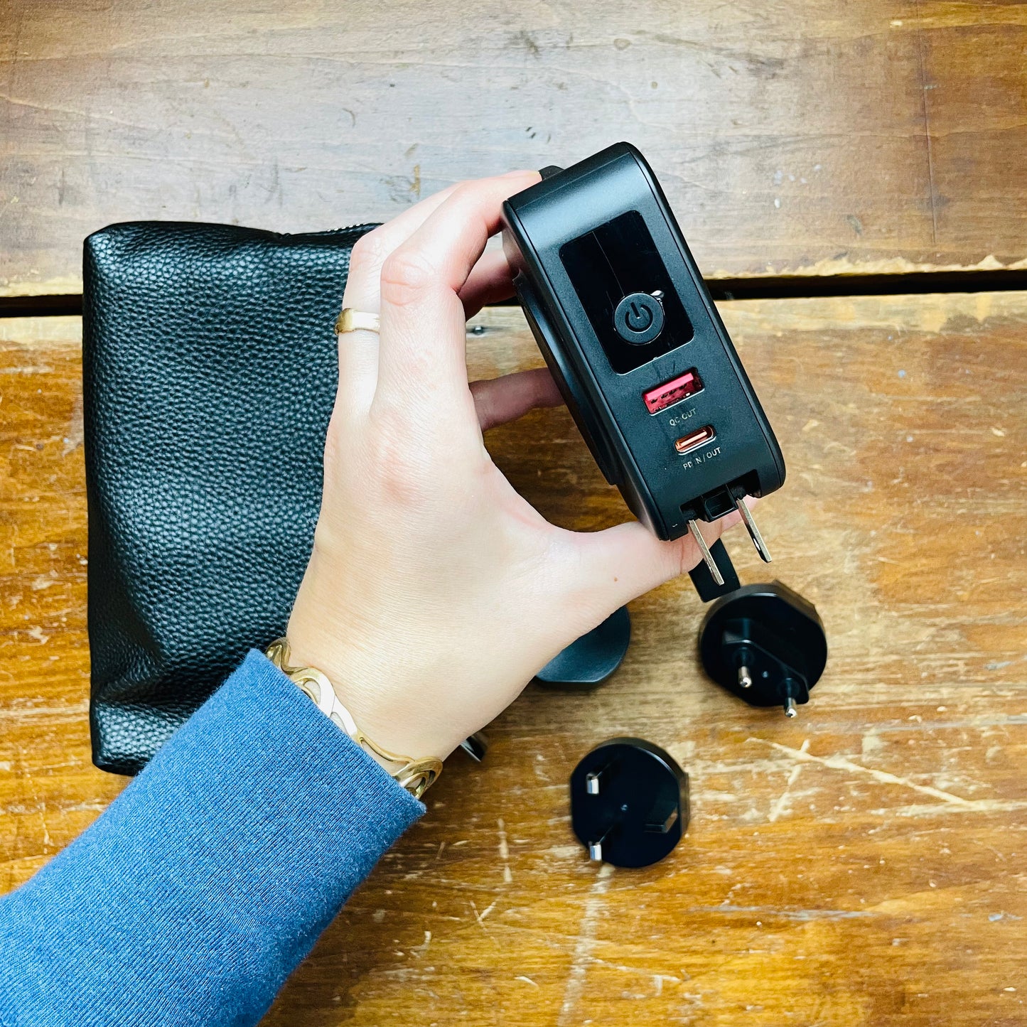 Voyager Universal 5-In-1 Charger & Adapter