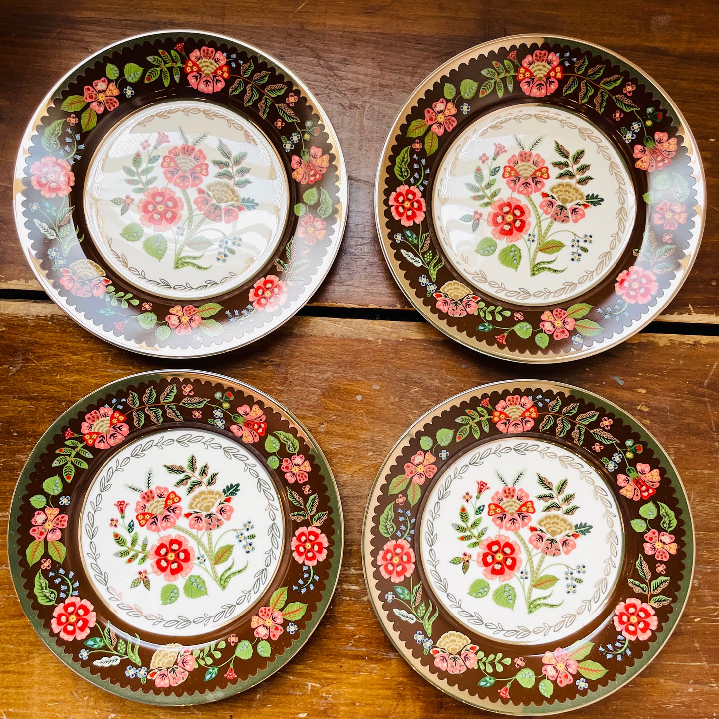 Gracie Porcelain Dessert Plate Set
