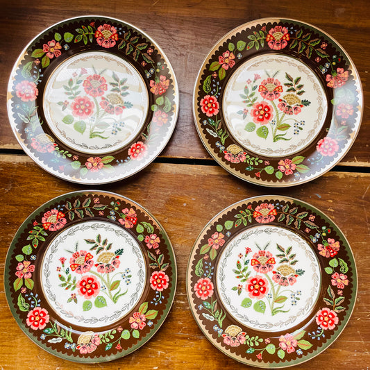 Gracie Porcelain Dessert Plate Set