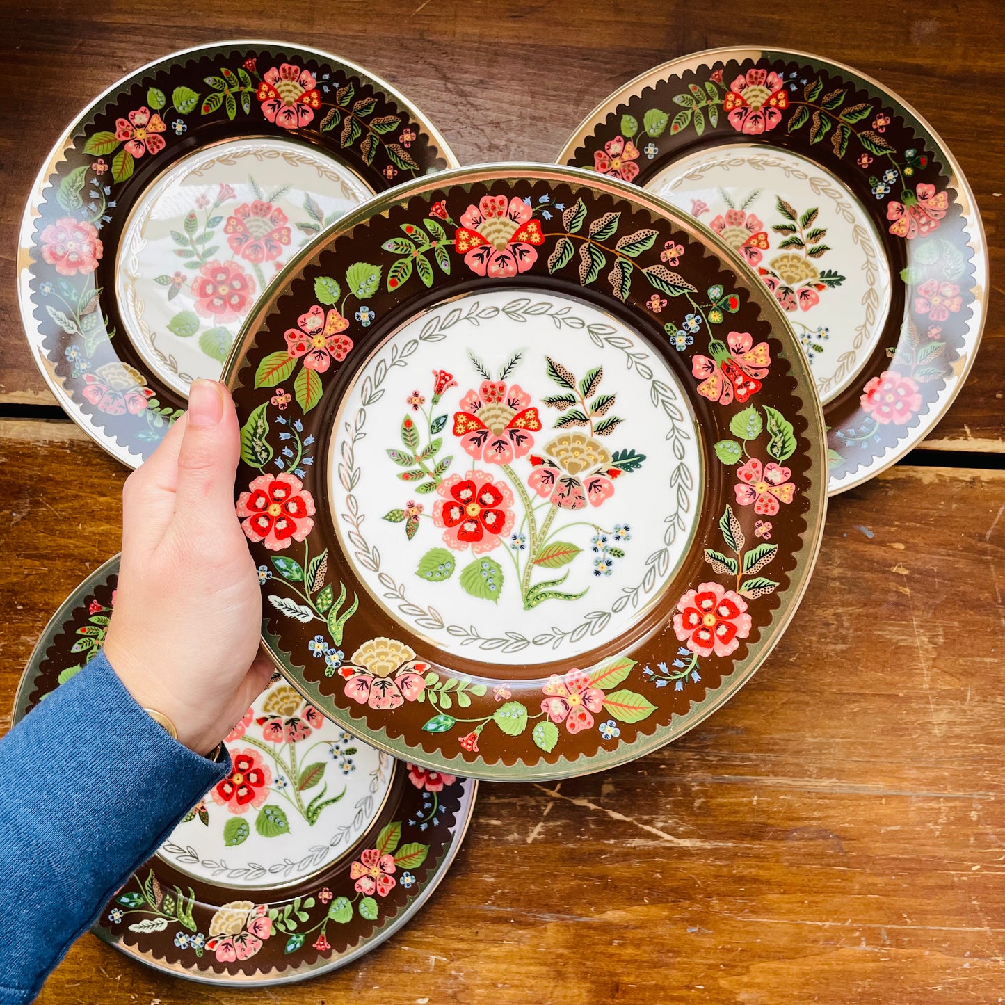 Gracie Porcelain Dessert Plate Set