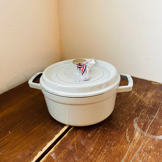 STAUB Cast Iron 2.75-qt Round Cocotte: White Truffle
