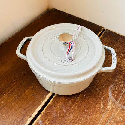 STAUB Cast Iron 2.75-qt Round Cocotte: White Truffle