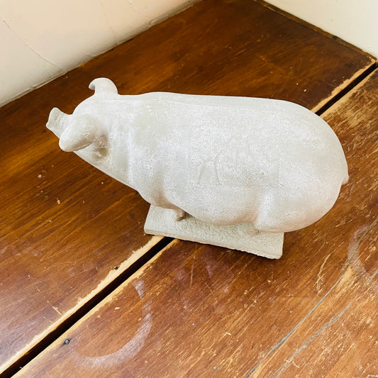 English Garden Resin Pig