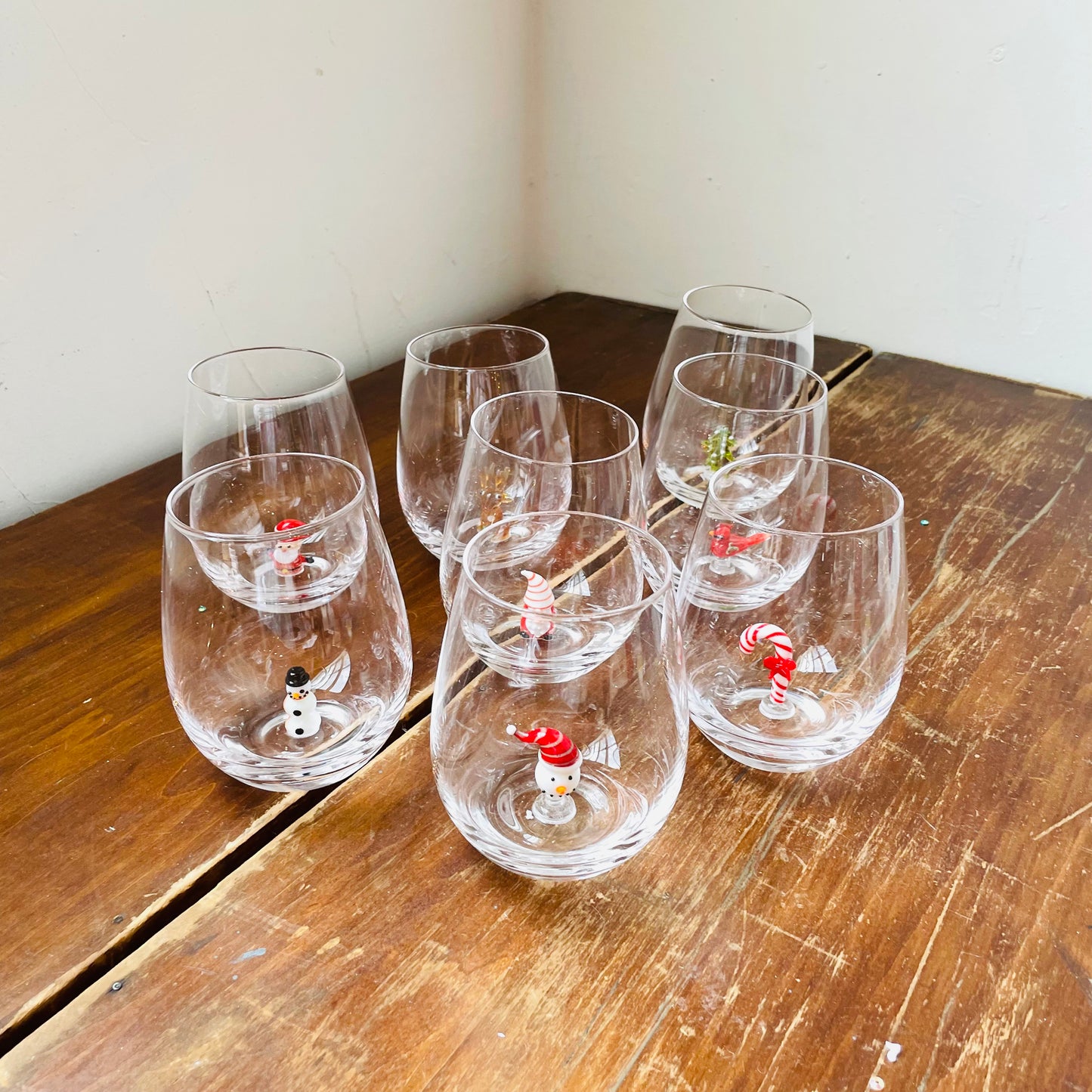 Holiday Figure Stemless Wine Glass