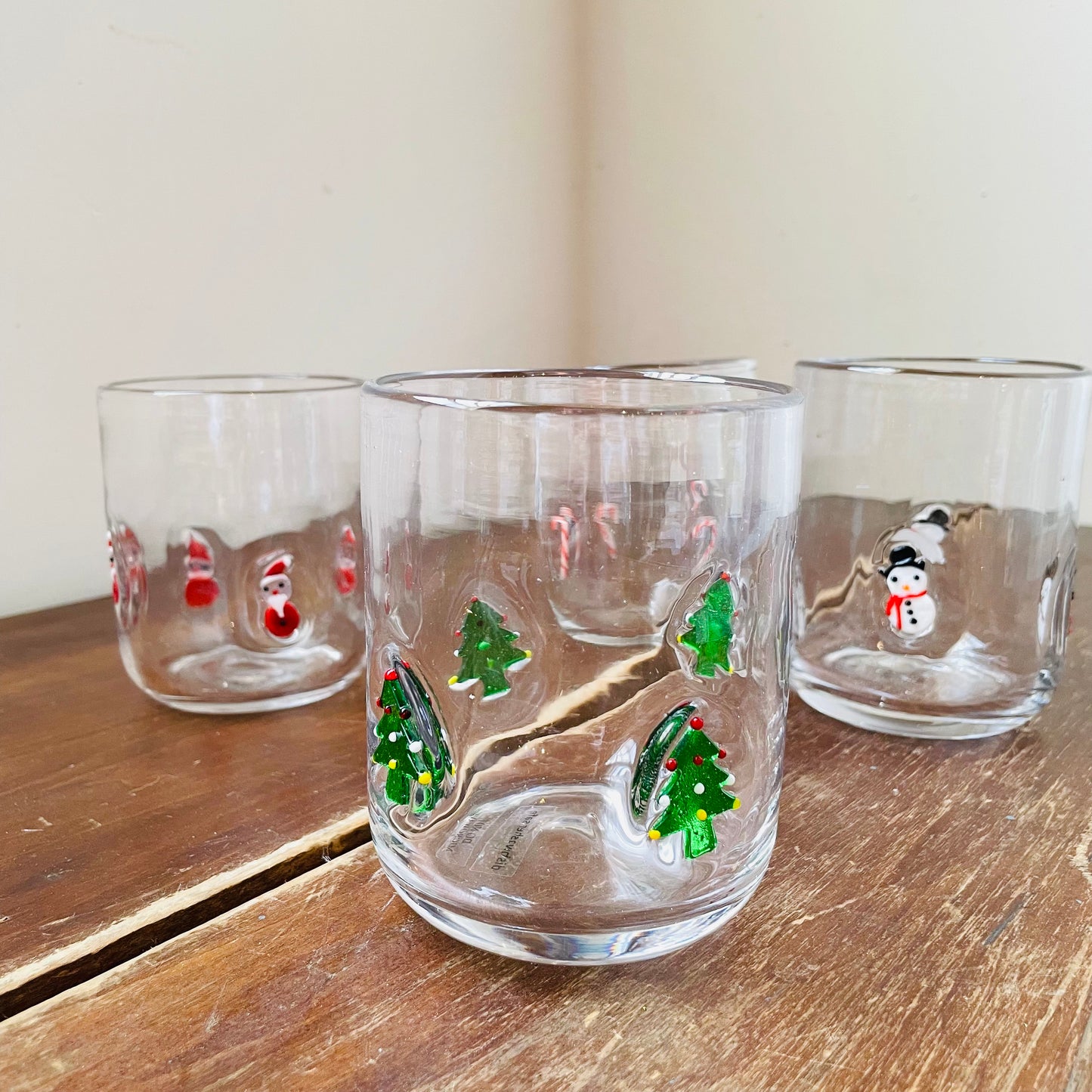 Embedded Holiday Drinking Glasses- Set of 4