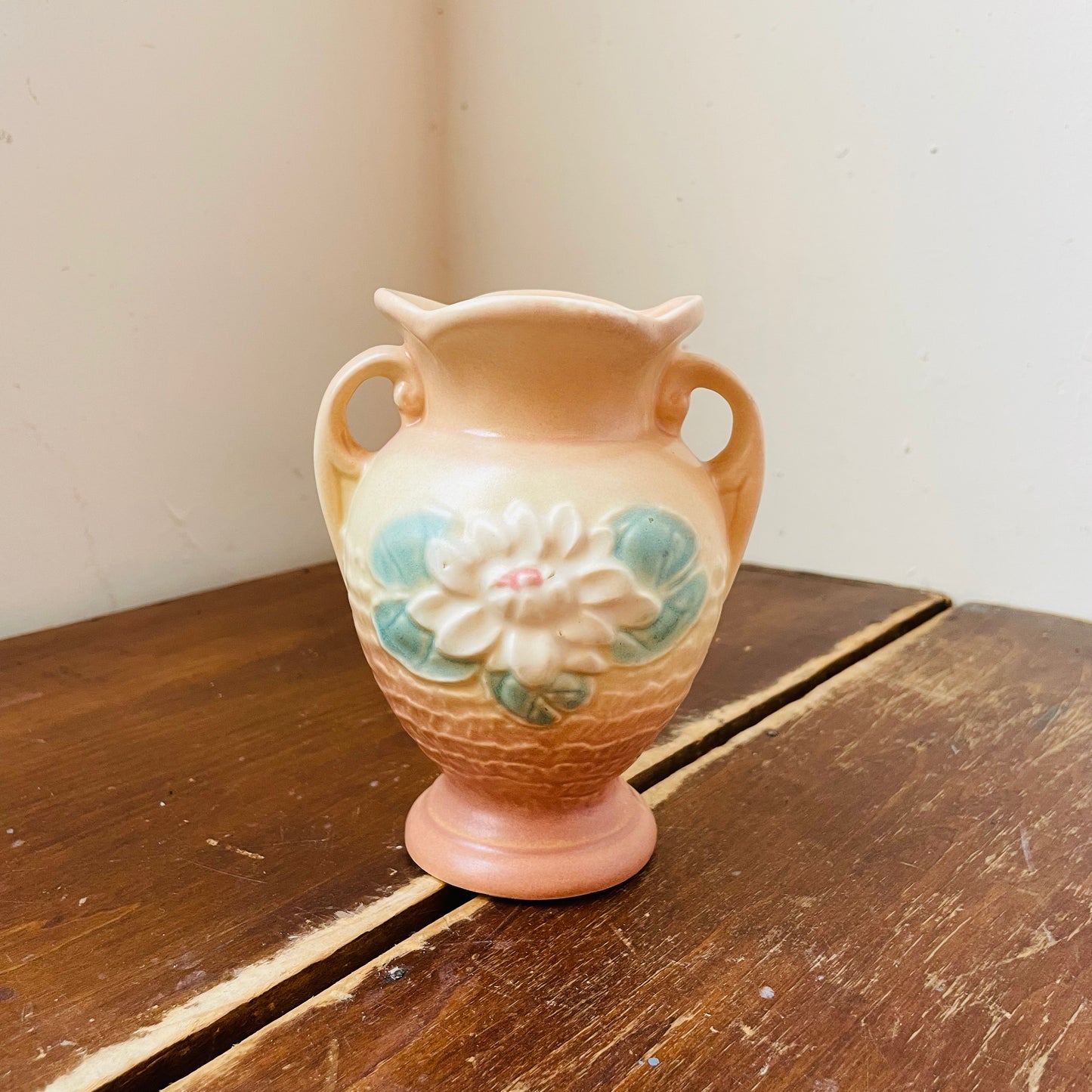 Hull Pottery Water Lily Vase- Vintage