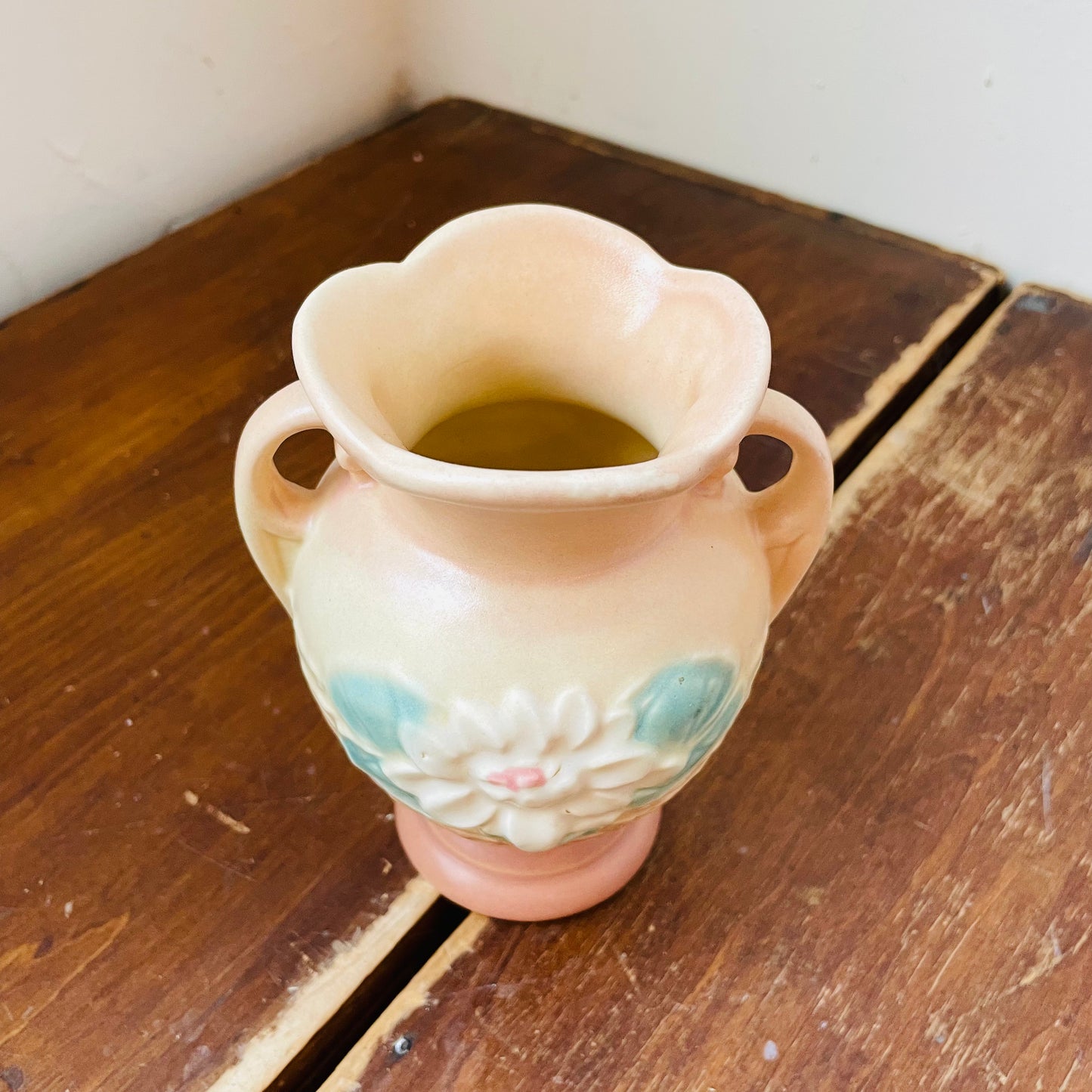 Hull Pottery Water Lily Vase- Vintage