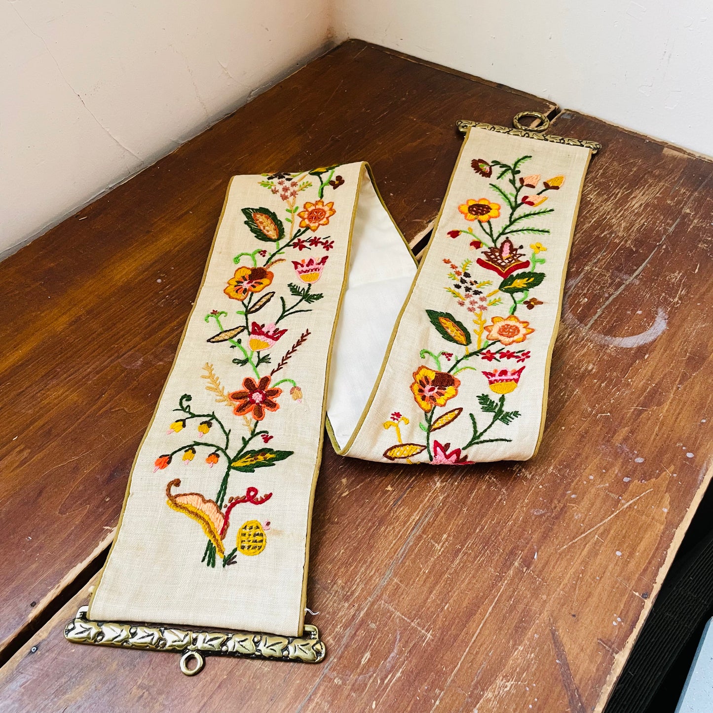 Crewel Embroidered Linen Wall Hanging- Vintage