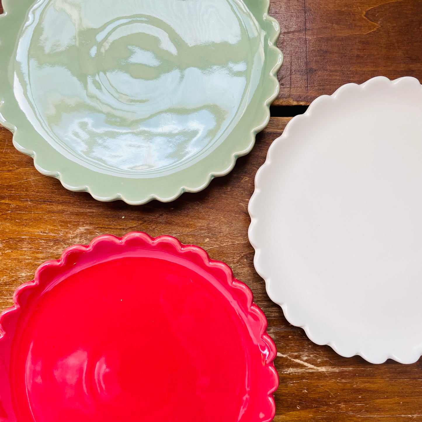 Scalloped Edge Stoneware Plate