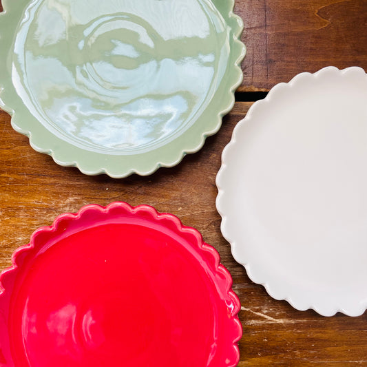 Christmas Scalloped Edge Stoneware Plate