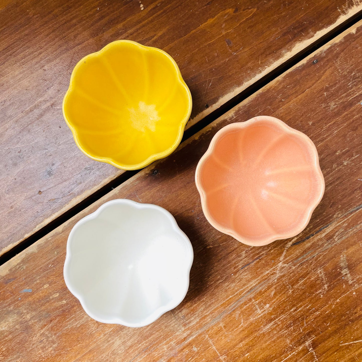 Flower Shaped Stoneware Bowl