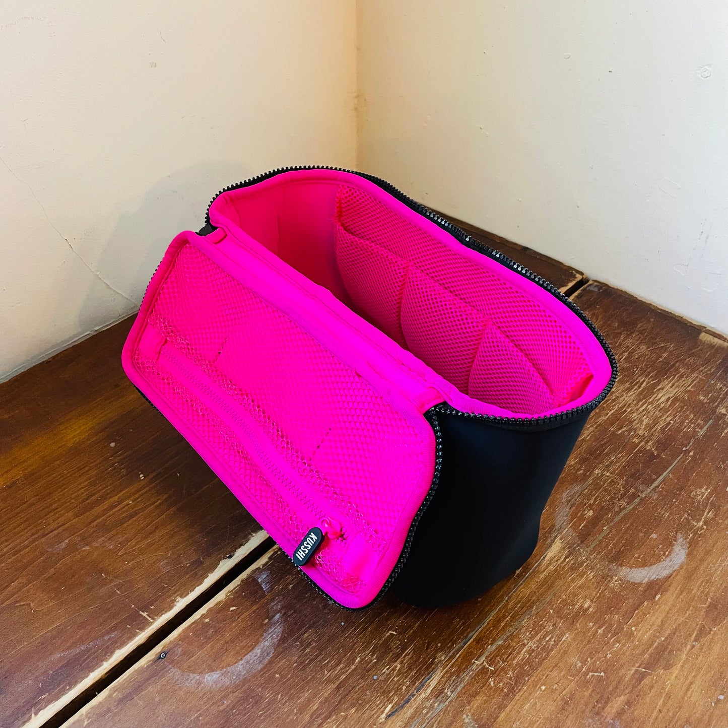 KUSSHI Neoprene Train Case