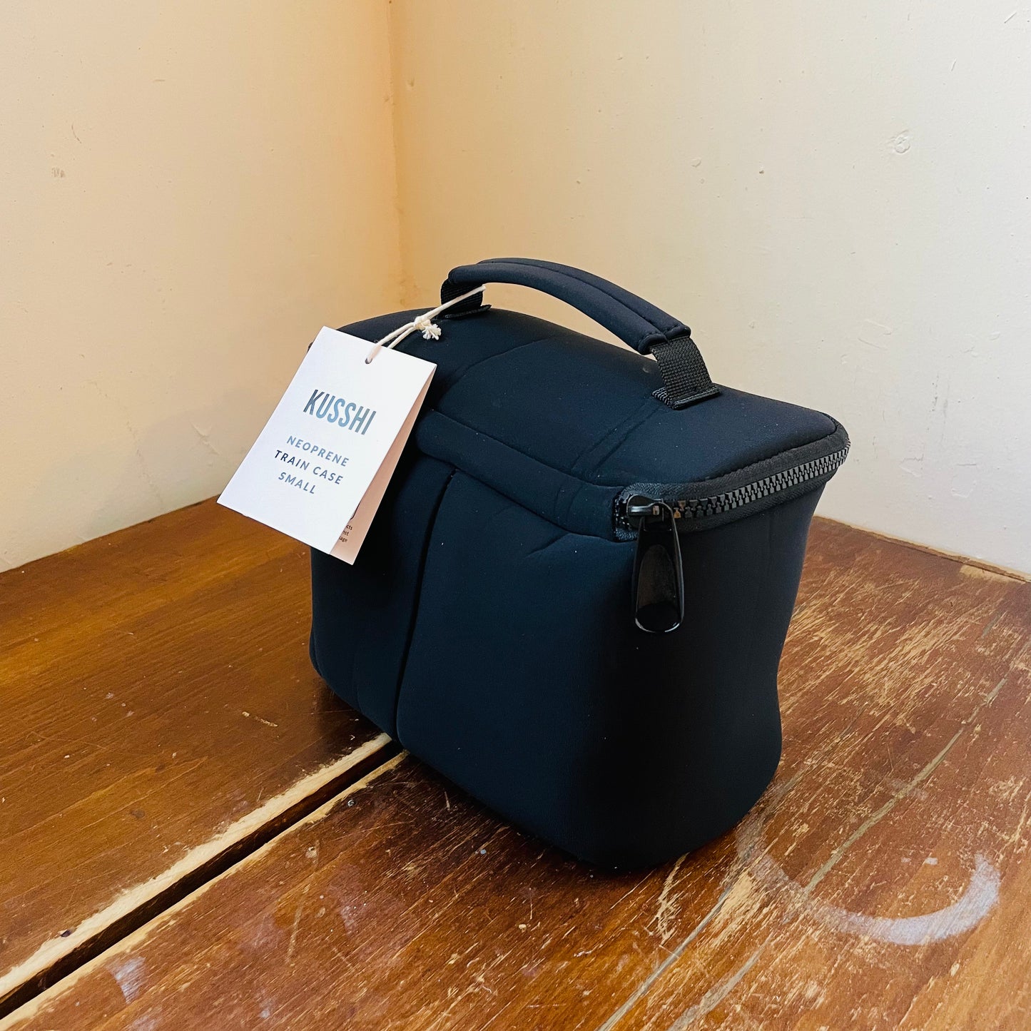 KUSSHI Neoprene Train Case
