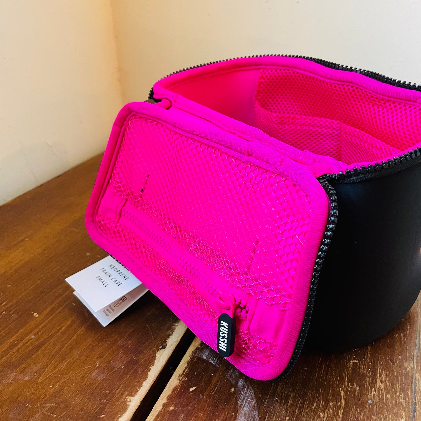 KUSSHI Neoprene Train Case