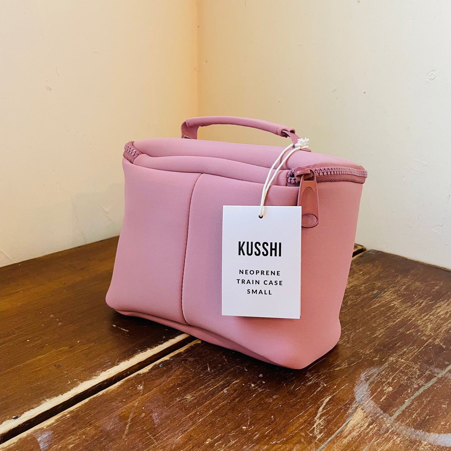 KUSSHI Neoprene Train Case