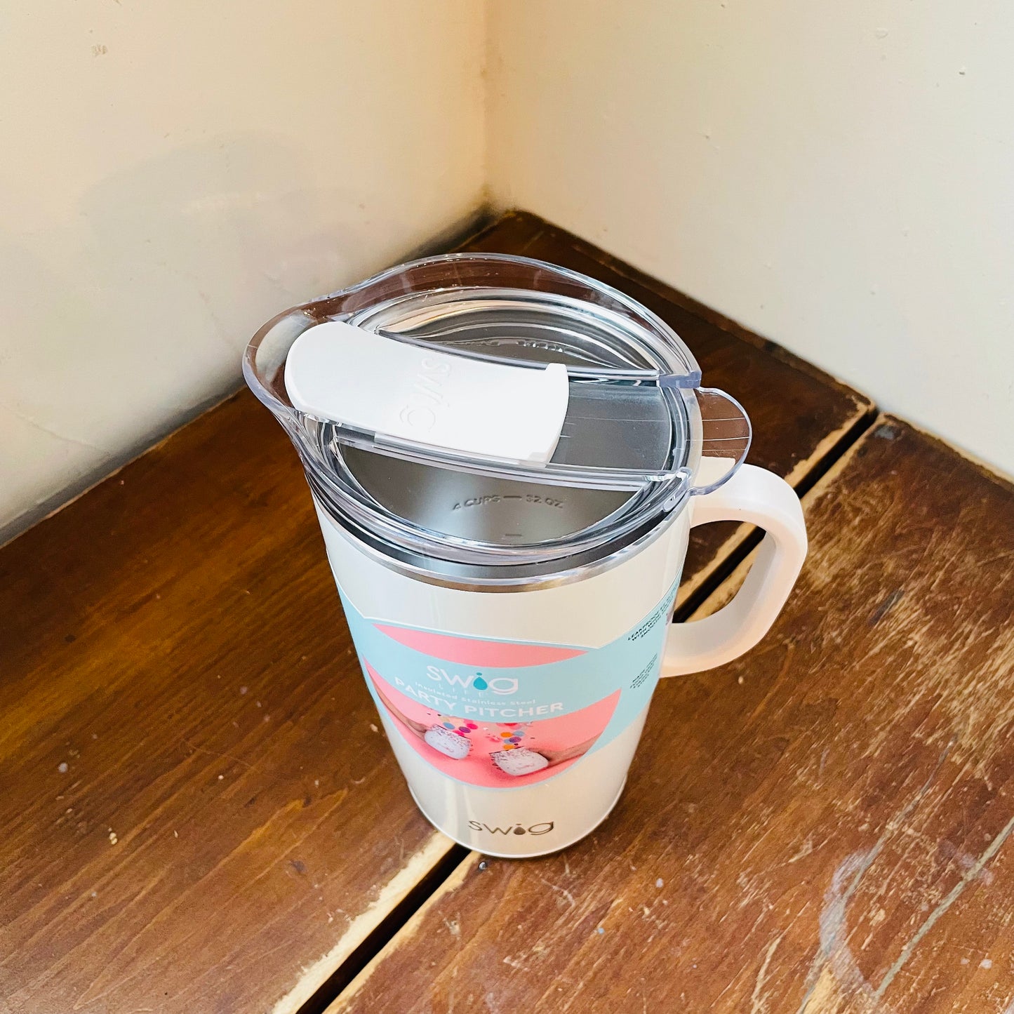 Shimmer Pearl Party Pitcher 64 oz