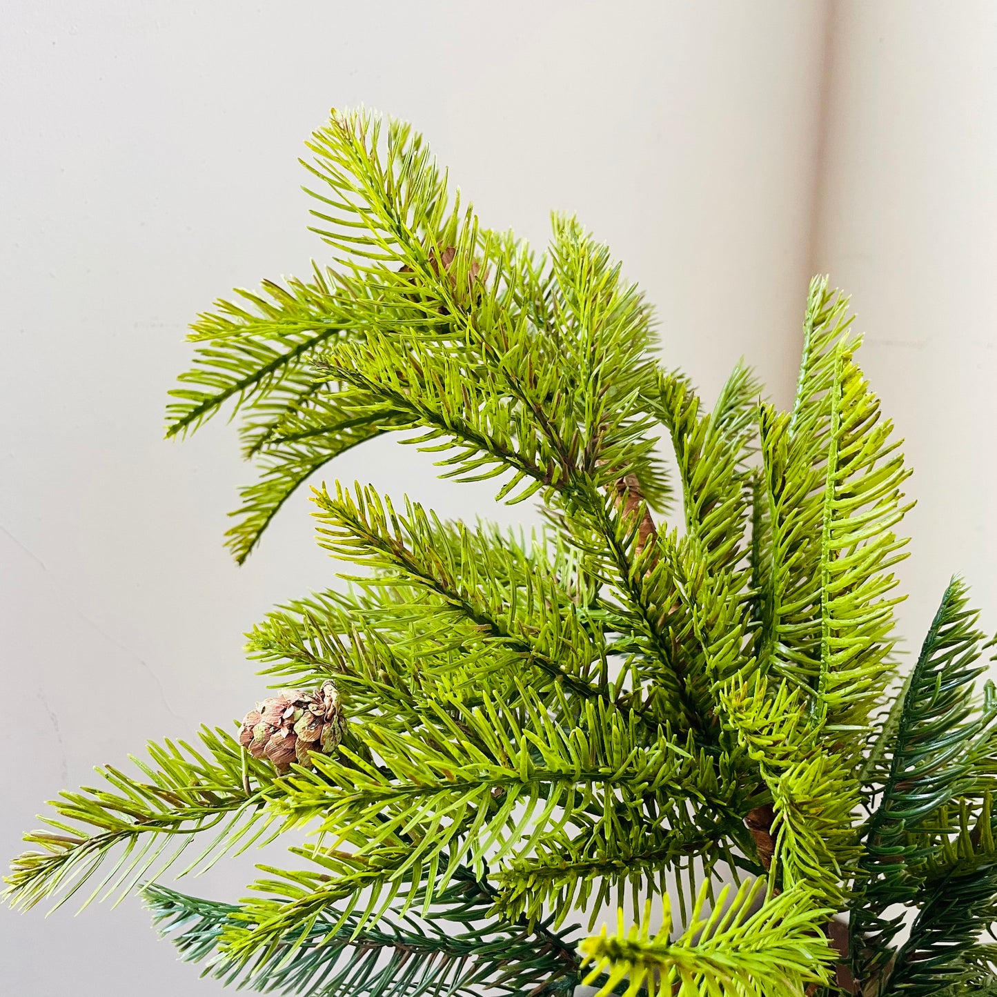 Cedar and Mini Pinecone Spray