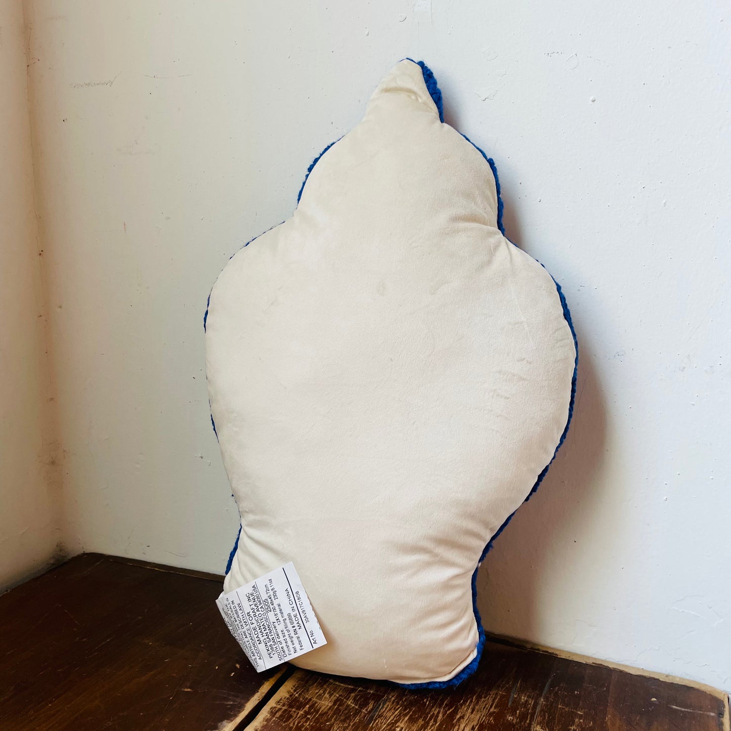 Chinoiserie Vase Shaped Hook Pillow