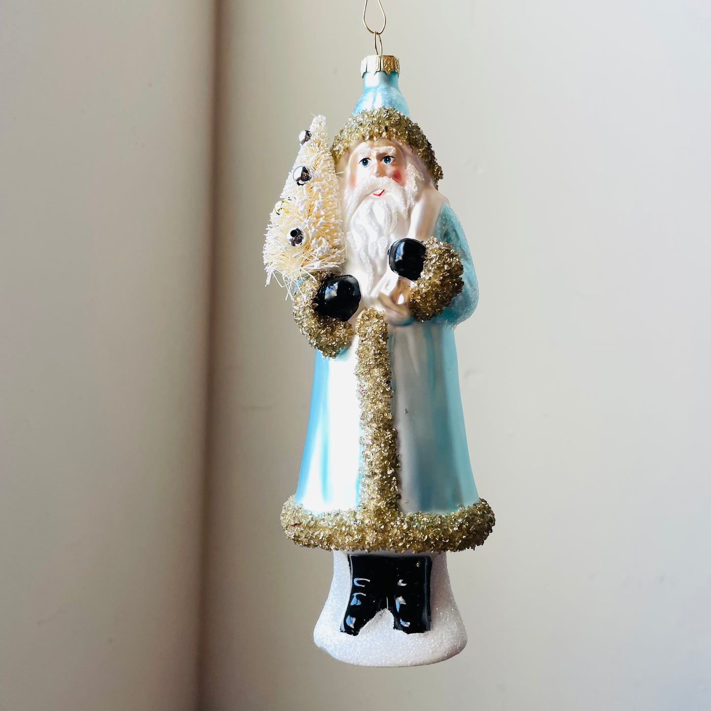 Santa w/ Sisal Tree Ornament