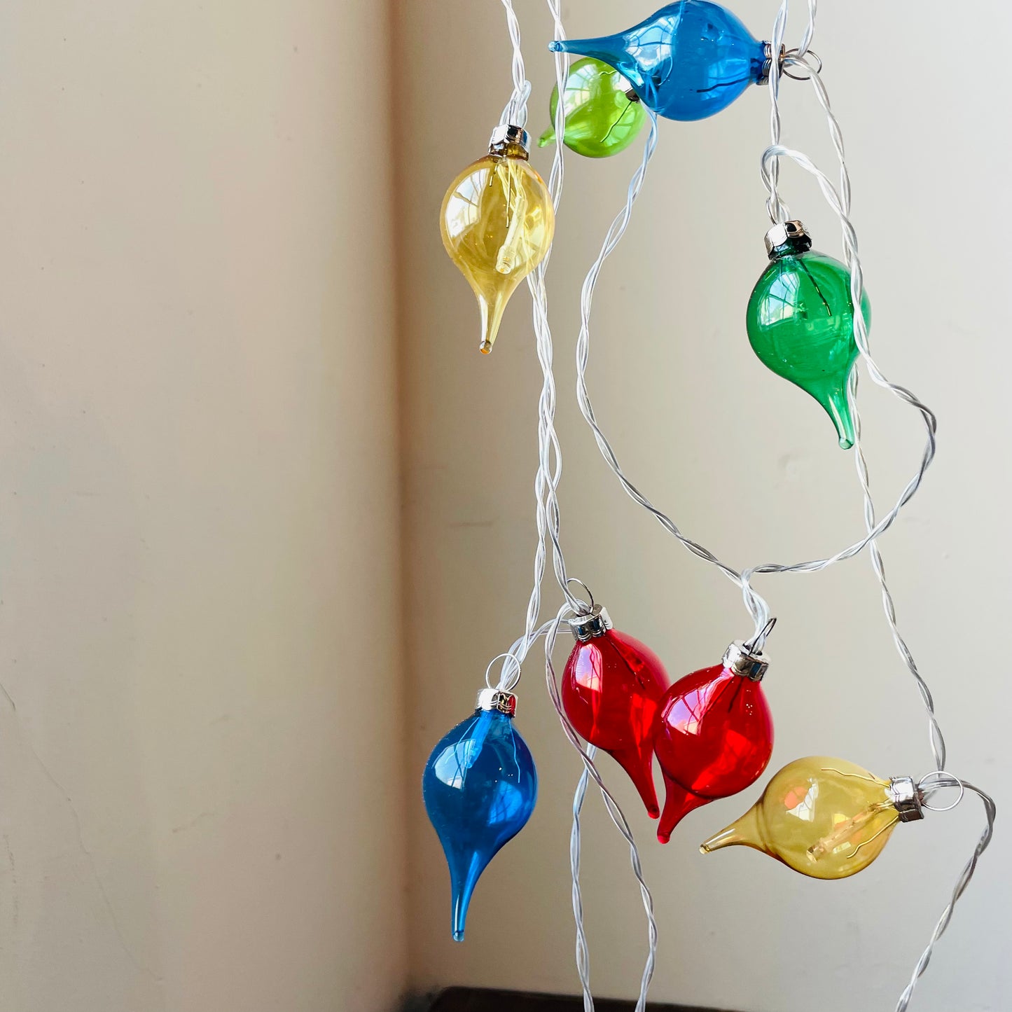 Lighted Multicolored Shiny Kismet Garland