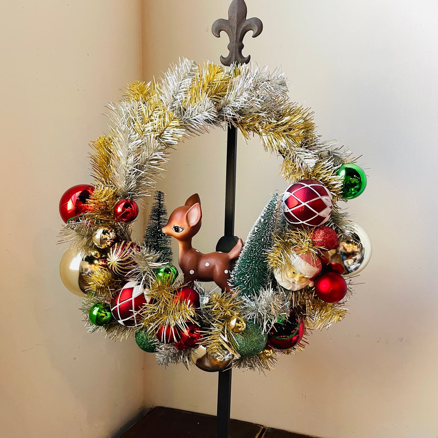 Retro Tinsel Wreath