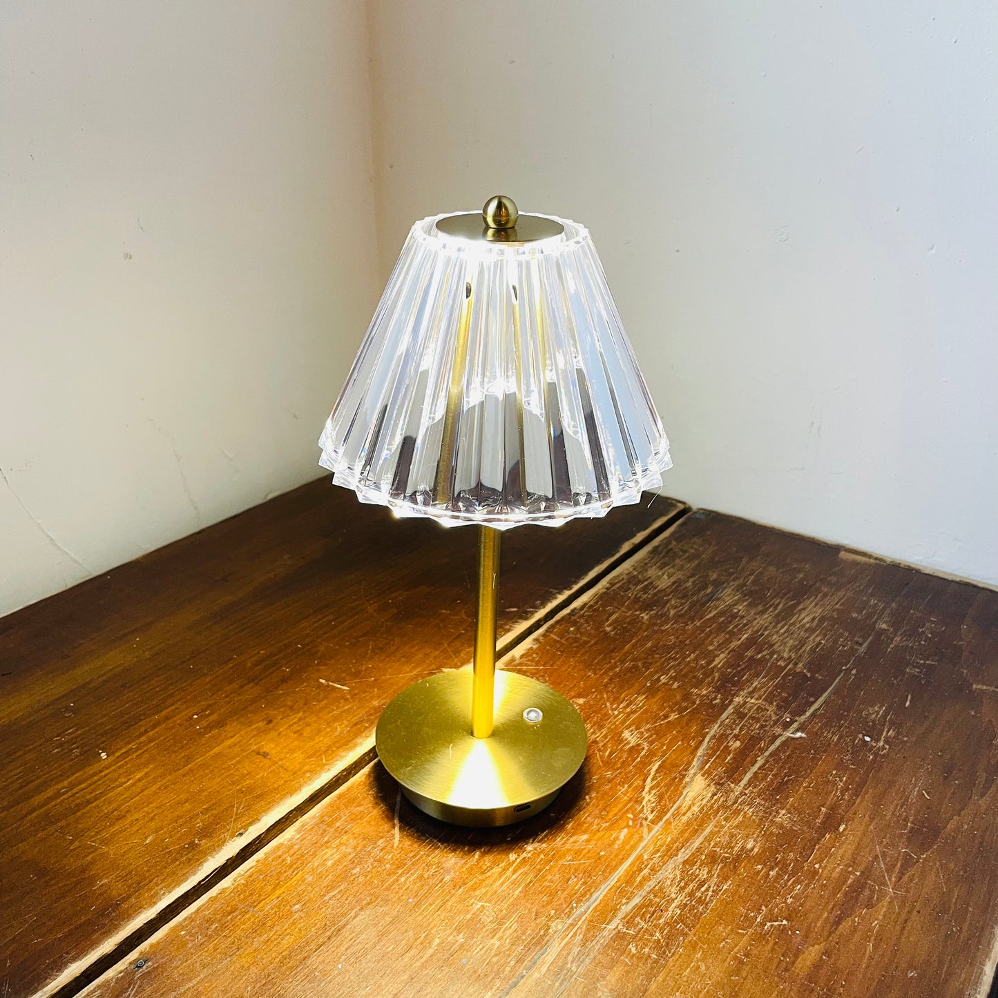 Cordless Table Lamp with Acrylic Shade