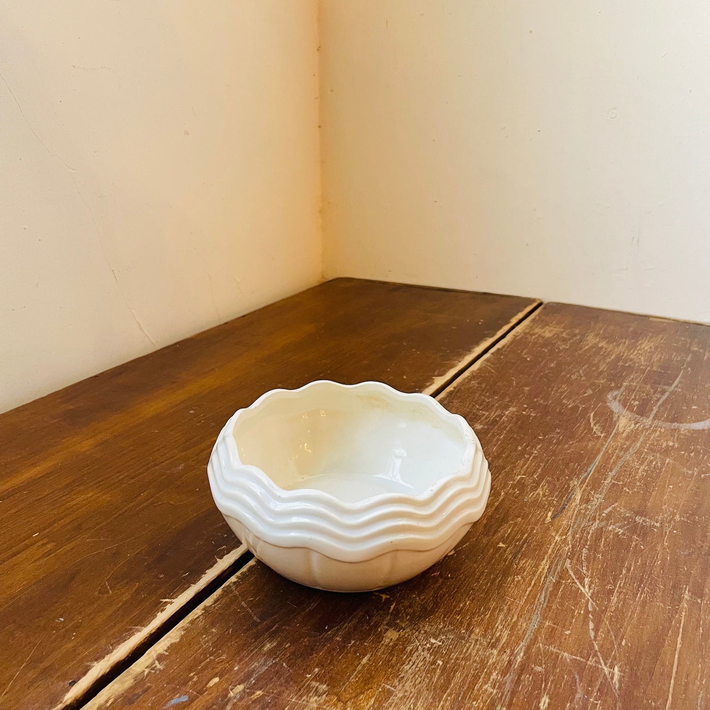 Scalloped Edge White McCoy Bulb Bowl- Vintage